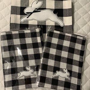 Vintage Farmhouse embroidered table runner